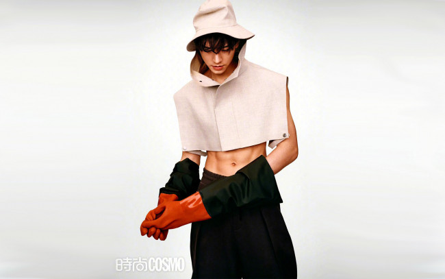 Обои картинки фото мужчины, gong jun | simon gong, актер, шляпа, топ, живот, перчатки