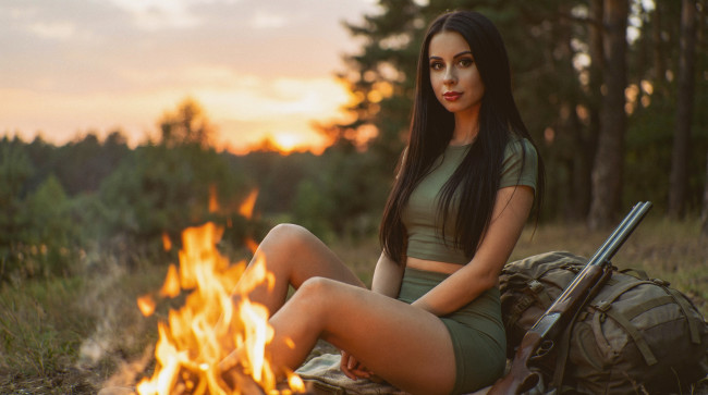 Обои картинки фото красивая девушка, девушки, - брюнетки,  шатенки, девушка, женщина, брюнетка, темноволосая, сексуальная, модель, звезда, позирует, разная, обувь, верхняя, стильная, одежда, нижнее, эротическое, бельё, трусы, лифчик, колготки, чулки, аксессуары, макияж, и, множество, элементов, на, фотографии