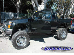 Картинка автомобили выставки уличные фото