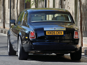 Картинка rolls royce phantom автомобили