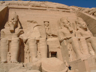 Картинка города исторические архитектурные памятники