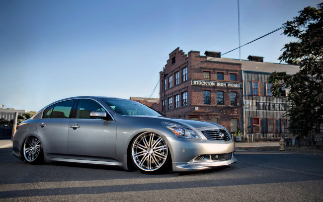 Обои картинки фото автомобили, infiniti, g37, город, улица, седан, тюнинг