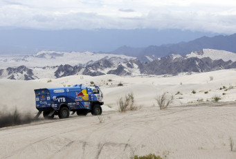 Картинка спорт авторалли red bull дакар ралли грузовик камаз синий dakar