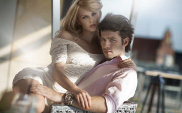 Картинка разное мужчина+женщина взгляды девушка блондинка ноготки парень пара