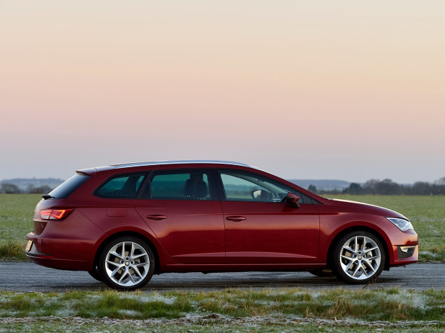 Обои картинки фото автомобили, seat, leon, st, fr, uk-spec, 2014, красный