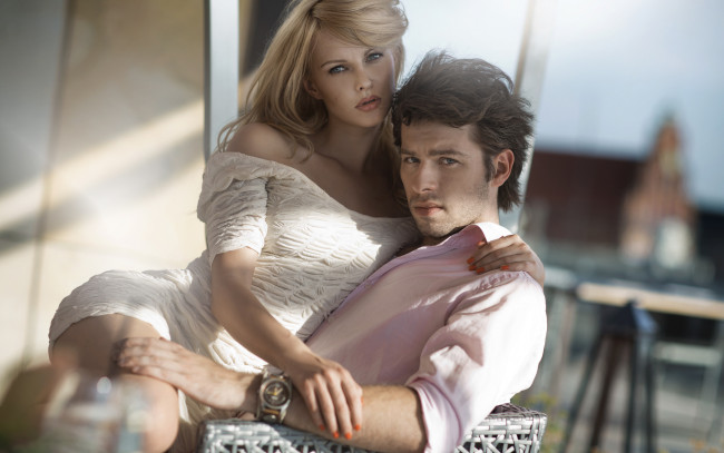 Обои картинки фото разное, мужчина женщина, взгляды, девушка, блондинка, ноготки, парень, пара