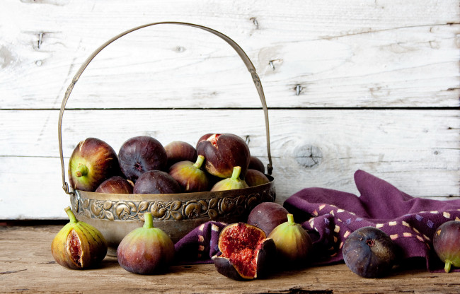 Обои картинки фото еда, инжир, вазочка, фрукты