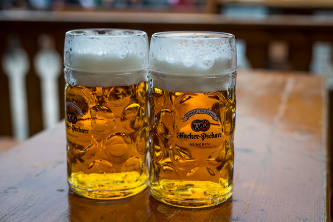 Обои картинки фото еда, напитки,  пиво, пена, пиво, кружки