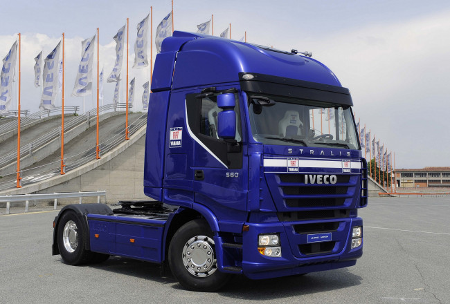 Обои картинки фото автомобили, iveco, yamaha, fiat, stralis, 560, es, edition, limited, team