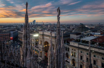 Картинка города милан+ италия люди милан огни облака закат небо здания