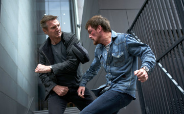 Картинка blacklight+||+2022 кино+фильмы blacklight игра теней лиам нисон боевик триллер liam neeson travis block кадры из фильма author oreskis taylor john smith dusty crane