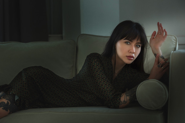 Обои картинки фото девушки, - брюнетки,  шатенки, девушка, брюнетка, сексуальная, милая, модель, красивая, супер, сладкая, лапочка, симпатичная, классная, нежная, идеальная, няша, яркая, игривая, великолепная, обаятельная, жгучая, спокойная, удивительная