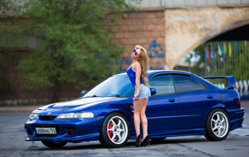 Картинка девушка+и+авто автомобили -авто+с+девушками девушка женщина шатенка темноволосая сексуальная модель звезда позирует разная обувь верхняя стильная одежда нижнее эротическое бельё трусы лифчик колготки чулки аксессуары макияж и множество элементов на фотографии