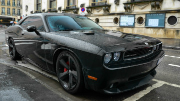 Картинка автомобили выставки уличные фото dodge challenger srt8