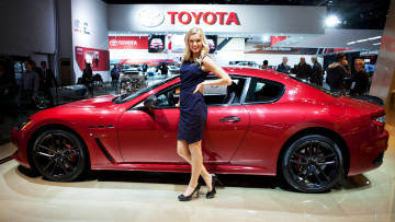 обоя maserati, granturismo, автомобили, авто, девушками, италия, спортивный, эксклюзив