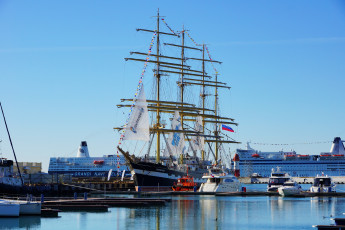 Картинка корабли порты+ +причалы сочи