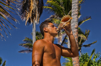 Картинка мужчины -+unsort парень загар раковина пальмы небо