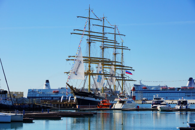 Обои картинки фото корабли, порты ,  причалы, сочи