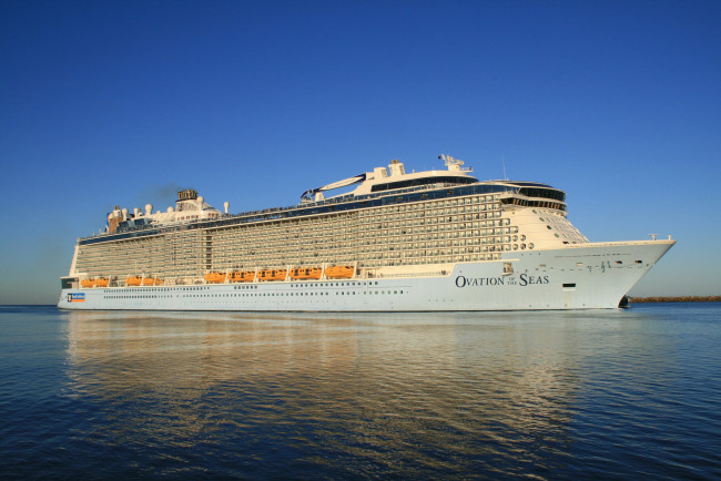 Обои картинки фото ovation of the seas, корабли, лайнеры, круиз, лайнер