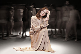 Картинка музыка -другое люди рыжая платье Чехия martin barth