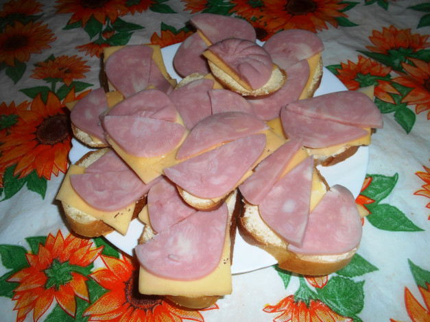 Обои картинки фото еда, бутерброды,  гамбургеры,  канапе, хлеб, колбаса, сыр