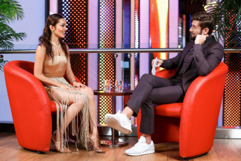 Картинка разное знаменитости ток-шоу мужчина певица сати казанова