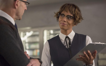 Картинка кино+фильмы kingsman +the+golden+circle halle berry
