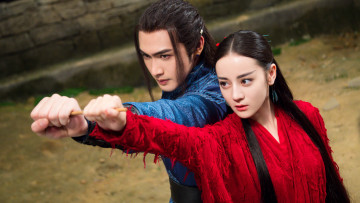 Картинка кино+фильмы the+flame`s+daughter парень девушка палка