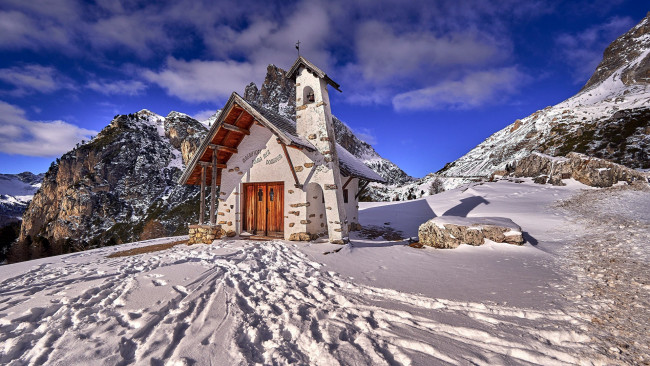 Обои картинки фото chapel, dolomites, italy, города, - католические соборы,  костелы,  аббатства