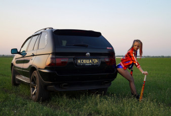 Картинка девушка+и+авто автомобили -авто+с+девушками девушка женщина разноцветная сексуальная модель звезда позирует разная обувь верхняя стильная одежда нижнее эротическое бельё трусы лифчик аксессуары макияж колготки чулки и множество элементов на фотографии