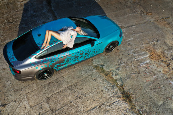 Картинка девушка+и+авто автомобили -авто+с+девушками девушка женщина блондинка светловолосая сексуальная модель звезда позирует разная обувь верхняя стильная одежда нижнее эротическое бельё трусы лифчик колготки чулки аксессуары макияж и множество элементов на фотографии