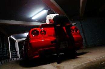 Картинка девушка+и+авто автомобили -авто+с+девушками девушка женщина брюнетка темноволосая сексуальная модель звезда позирует разная обувь верхняя стильная одежда нижнее эротическое бельё трусы лифчик колготки чулки аксессуары макияж и множество элементов на фотографии