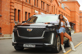 Картинка девушка+и+авто автомобили -авто+с+девушками девушка женщина шатенка темноволосая сексуальная модель звезда позирует разная обувь верхняя стильная одежда нижнее эротическое бельё трусы лифчик колготки чулки аксессуары макияж и множество элементов на фотографии