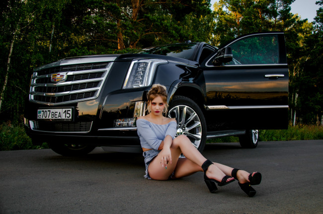 Обои картинки фото девушка и авто, автомобили, -авто с девушками, девушка, женщина, шатенка, темноволосая, сексуальная, модель, звезда, позирует, разная, обувь, верхняя, стильная, одежда, нижнее, эротическое, бельё, трусы, лифчик, колготки, чулки, аксессуары, макияж, и, множество, элементов, на, фотографии