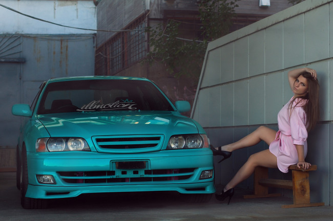 Обои картинки фото девушка и авто, автомобили, -авто с девушками, девушка, женщина, шатенка, темноволосая, сексуальная, модель, звезда, позирует, разная, обувь, верхняя, стильная, одежда, нижнее, эротическое, бельё, трусы, лифчик, колготки, чулки, аксессуары, макияж, и, множество, элементов, на, фотографии