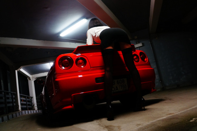 Обои картинки фото девушка и авто, автомобили, -авто с девушками, девушка, женщина, брюнетка, темноволосая, сексуальная, модель, звезда, позирует, разная, обувь, верхняя, стильная, одежда, нижнее, эротическое, бельё, трусы, лифчик, колготки, чулки, аксессуары, макияж, и, множество, элементов, на, фотографии