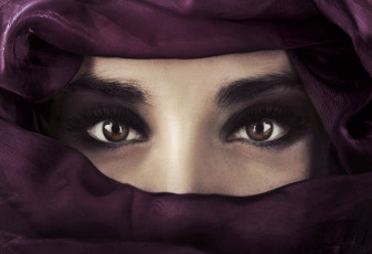 Картинка разное глаза взгляд восток