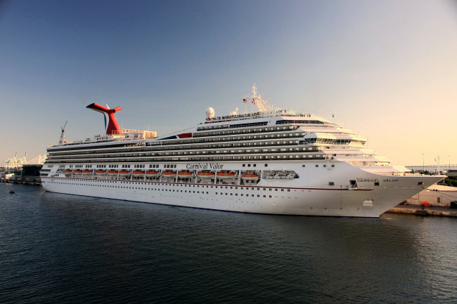 Обои картинки фото корабли, лайнеры, круиз, вода