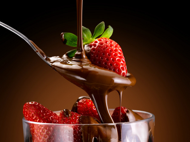 Обои картинки фото еда, клубника,  земляника, ягоды, шоколад