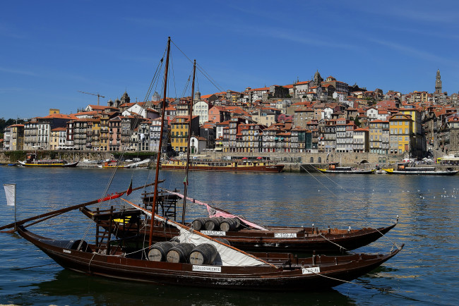 Обои картинки фото корабли, лодки,  шлюпки, город, акватория