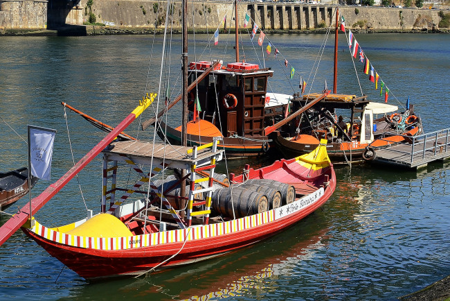 Обои картинки фото корабли, разные вместе, причал