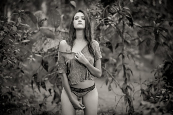 Картинка девушки -unsort+ Черно-белые+обои sara