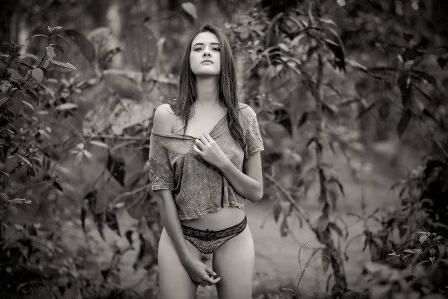 Обои картинки фото девушки, -unsort , Черно-белые обои, sara