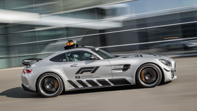 Обои картинки фото mercedes-benz amg gt-r formula-1 safety car 2018, автомобили, полиция, gt-r, amg, mercedes-benz, 2018, car, safety, formula-1