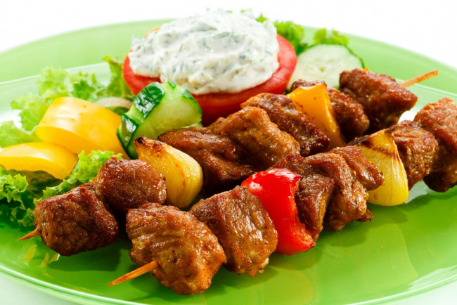 Обои картинки фото еда, шашлык,  барбекю, соус, овощи