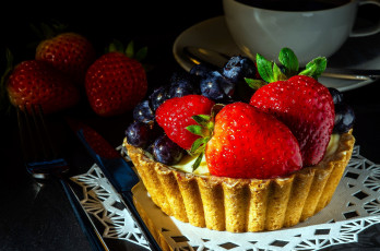 Картинка еда пирожные +кексы +печенье пирожное клубника