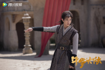 Картинка кино+фильмы douluo+continent парень жест площадка