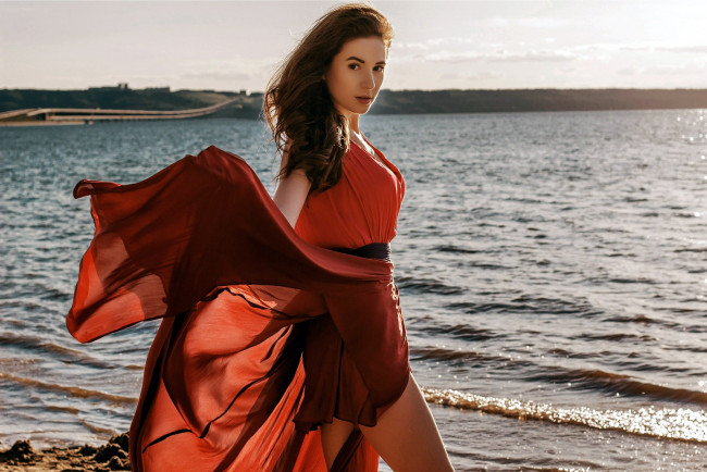 Обои картинки фото девушки, анна балмашнова , anna bell, шатенка, платье, поза