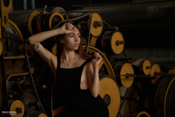 Картинка девушки -+брюнетки +шатенки шатенка комбинезон станок