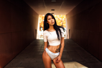 Картинка mymy+huynh девушки mymy huynh девушка модель брюнетка поза стройная сексуальная miro hofmann флирт